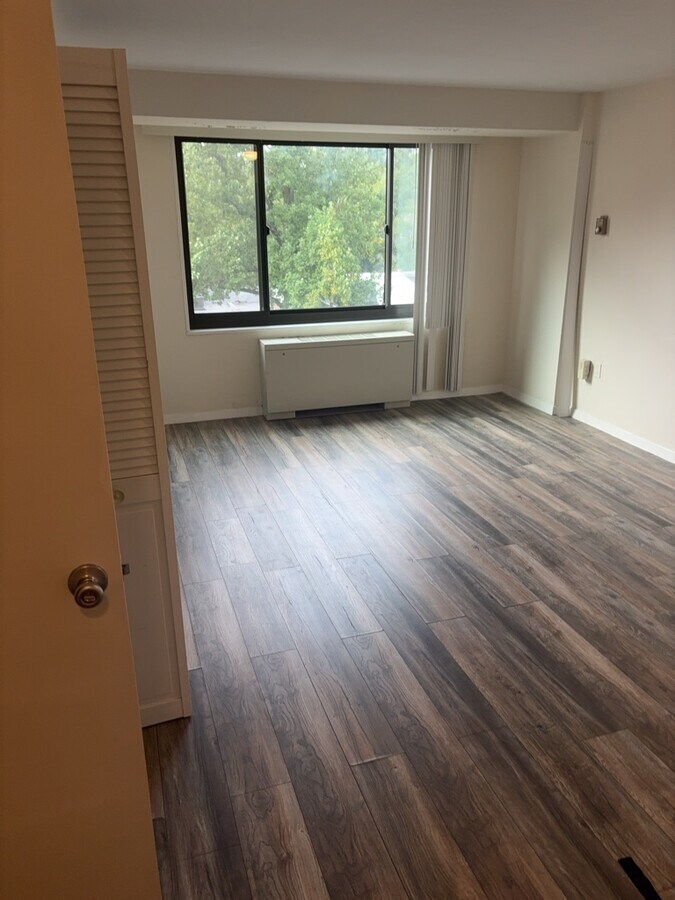 Photo - 5410 Connecticut Ave NW Unidad 708