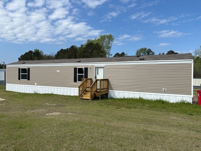 Building Photo - BRAND NEW 3 BED, 2 BATH MOBILE HOME IN PARK LOCATED IN EAGLE SPRINGS