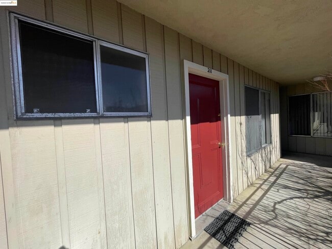 Building Photo - 1651 Detroit Ave Unit 211