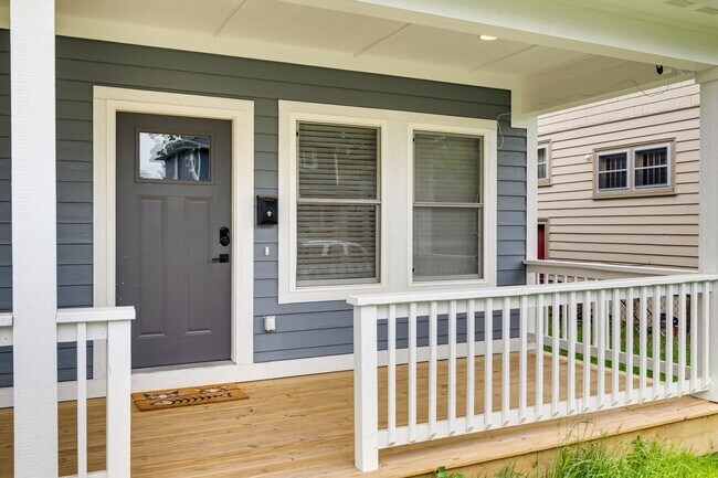 Photo - 2941 N Park Ave