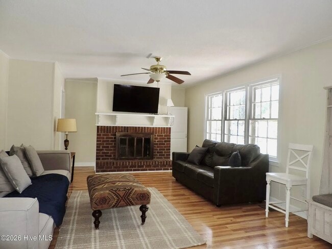 Photo - 209 Shoreline Dr