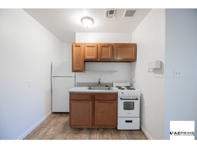 Photo - Experience Stylish Living in this Studio Unit Nestled in the Heart of Central Phoenix!