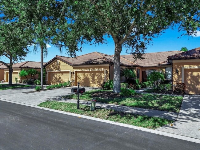 Photo - 313 Seneca Falls Dr