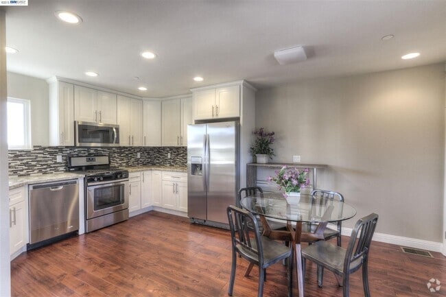 Building Photo - 3571 Christensen Ln Unit 3571B Rental