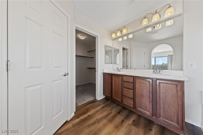 Building Photo - 10247 Blue Water Peak Ave