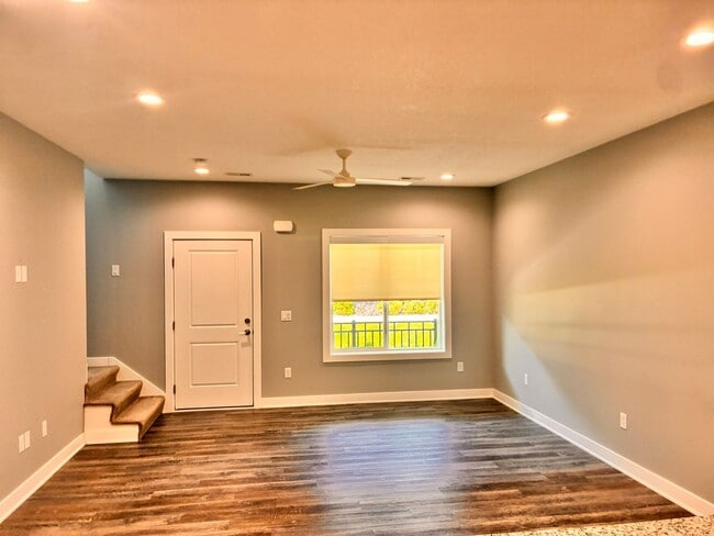 Building Photo - 3BR 2.5ba Townhome in Waukee