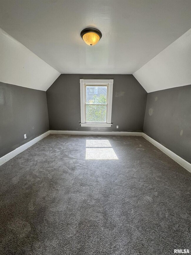 Photo - 201 S Howell St