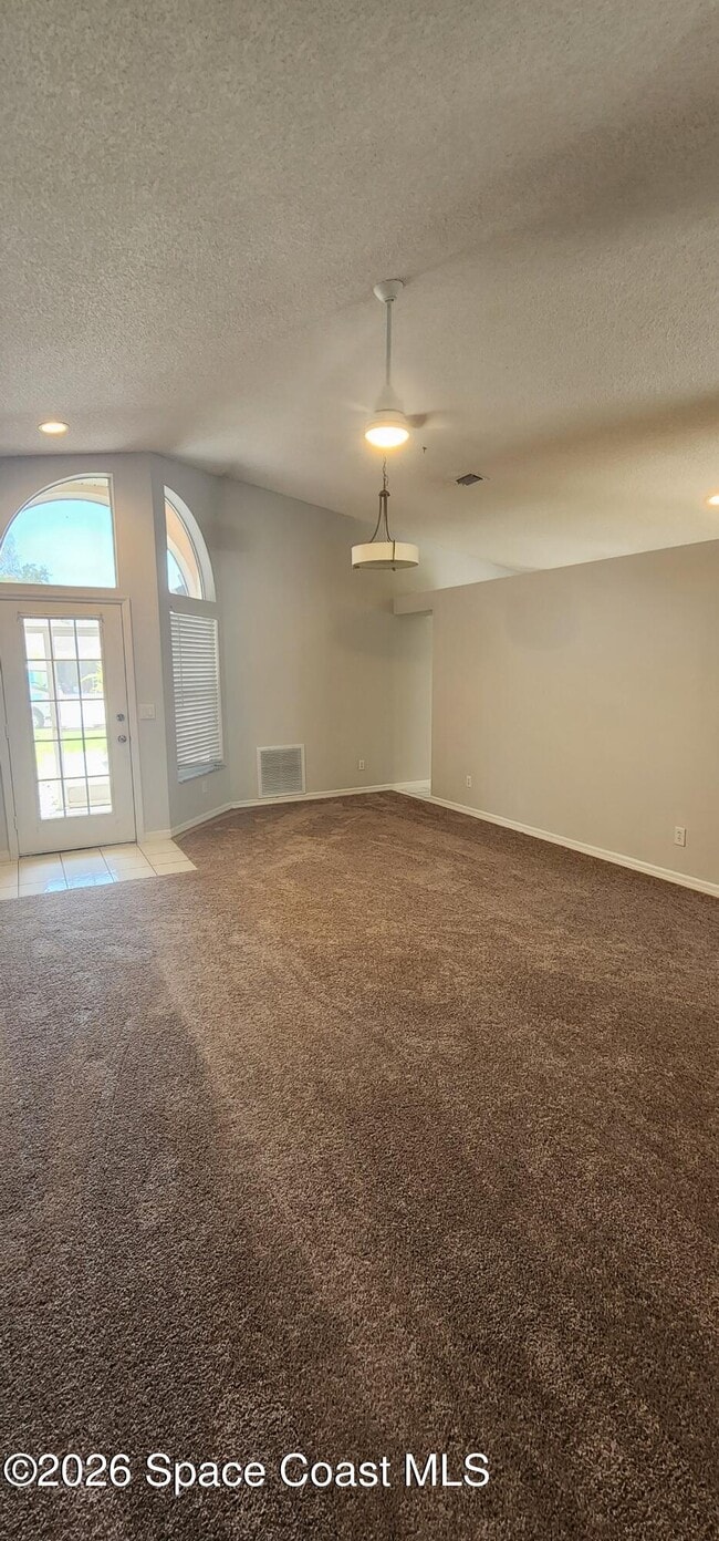 Photo - 8043 Bracken Ln