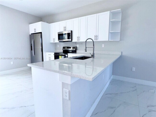 Photo - 819 Eisenhower Blvd Unidad 819