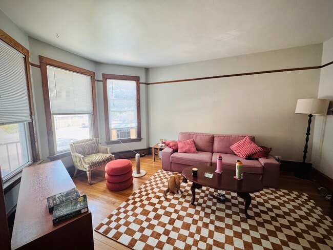 Building Photo - 4928 N Western Ave Unit 1 Rental