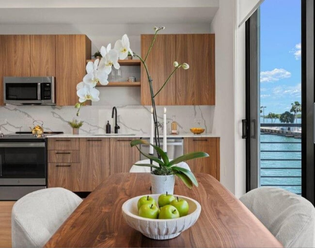 Photo - 11285 Biscayne Blvd Unit 811