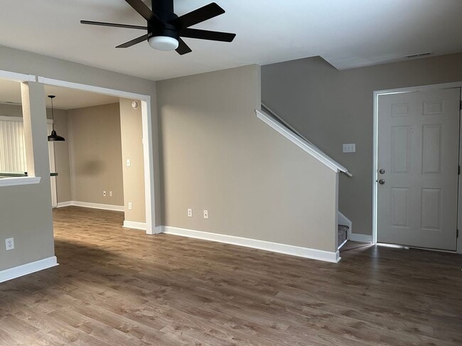 Photo - 111B Laura Ln