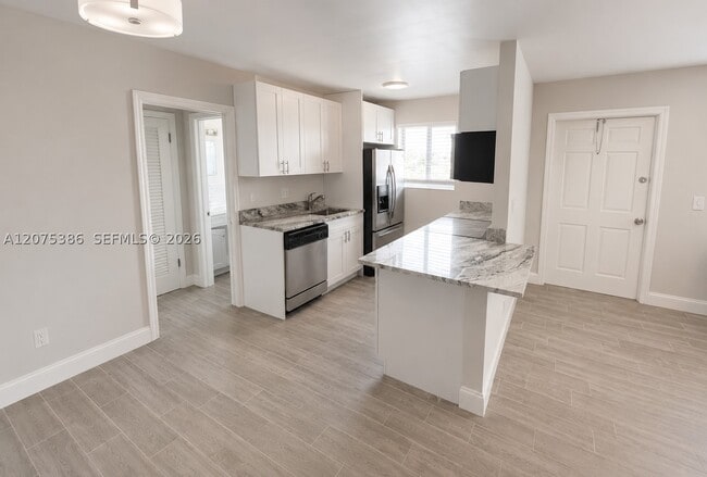 Photo - 115 SW 1st St Unit 8