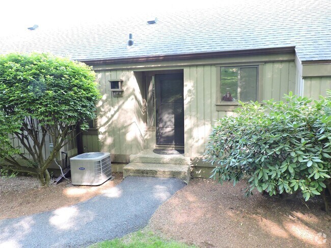 Building Photo - 237 Heritage Hills Unit B Rental