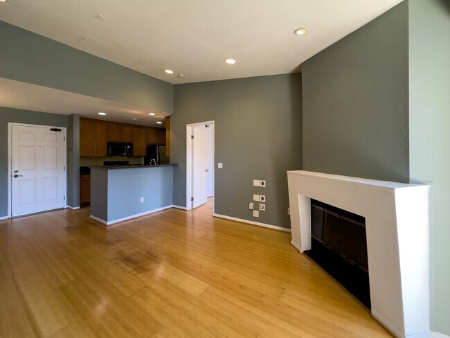 7160 Shoreline Dr Unit 4307