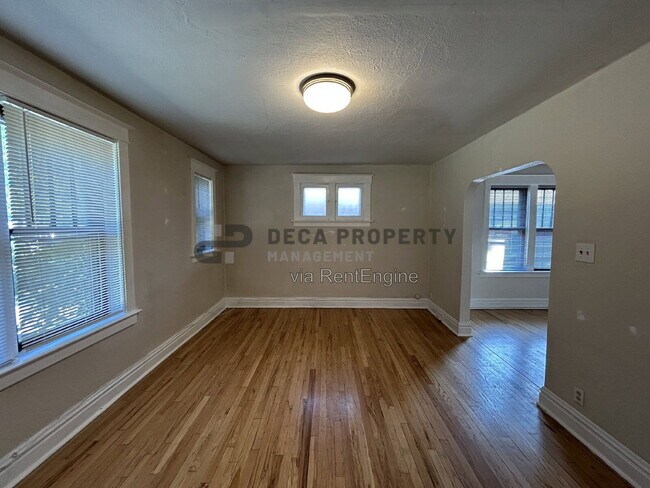 1252 Moorlands Dr