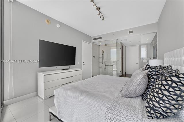 Photo - 1100 Biscayne Blvd Unidad 2902-ML A12063075