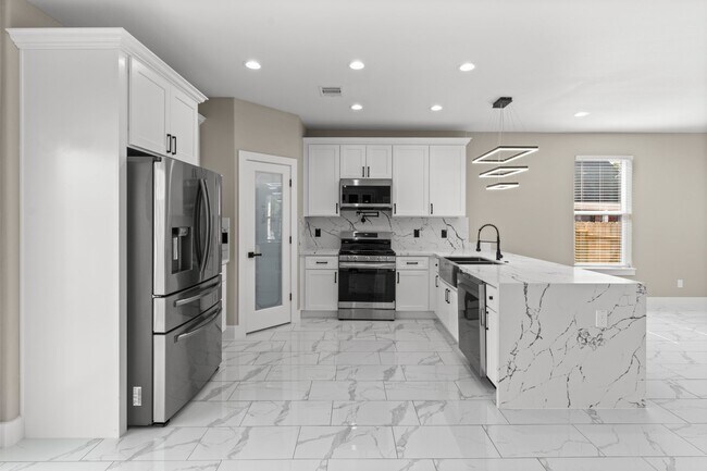 Photo - 7927 Colonial Ln