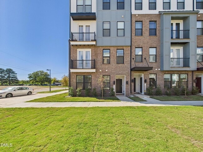 Building Photo - 1259 Shaw View Aly Unit 101