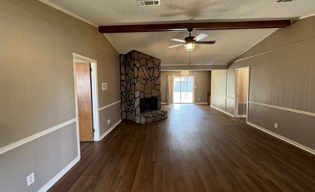 Photo - 654 Mayflower Dr