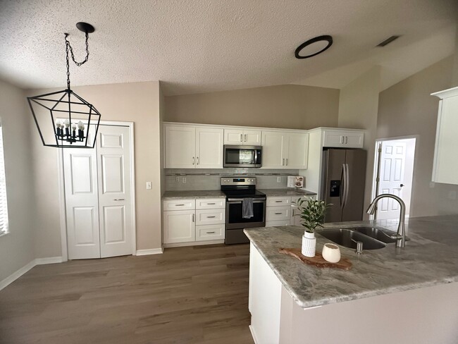 Photo - 1744 Arash Cir
