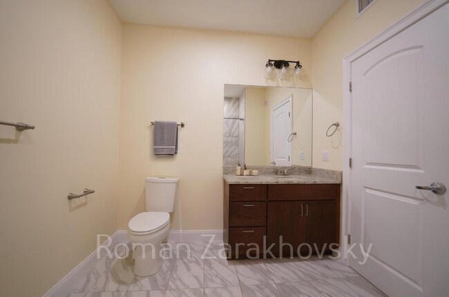 Photo - 315 Broadway Unidad 209A