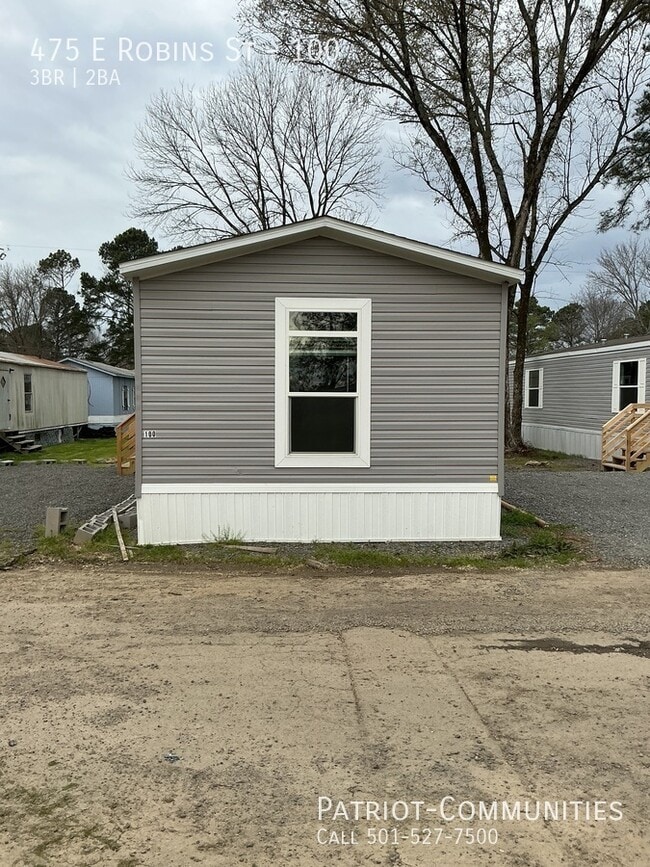 Photo - 475 E Robins St