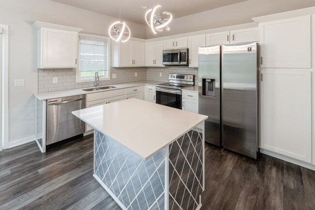 Photo - PERFECT LOCATION!! 3 Bedroom, 2.5 Bathroom Home in Urbandale!