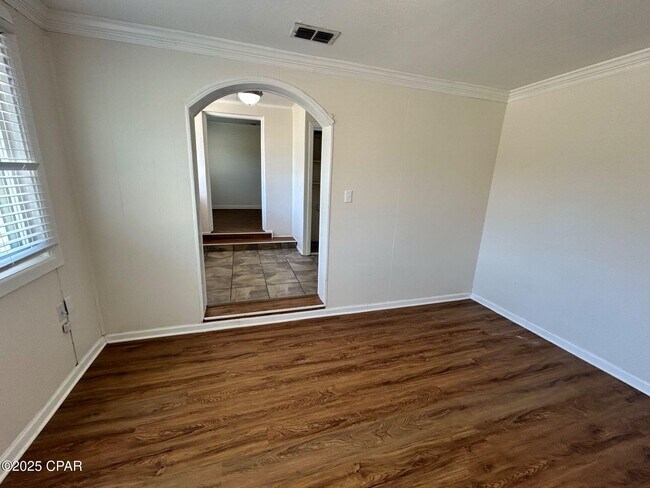 Photo - 427 S Macarthur Ave