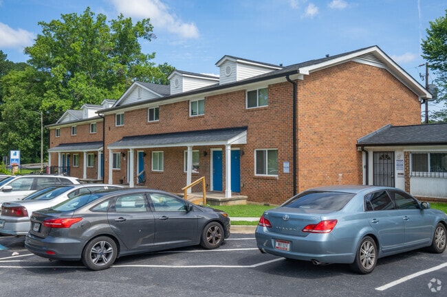 Building Photo - Palace Gate Rental