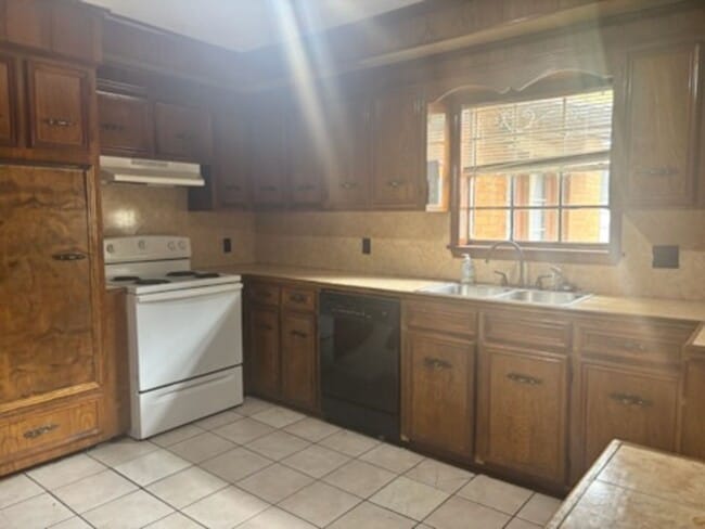 Photo - 3957 California Ave