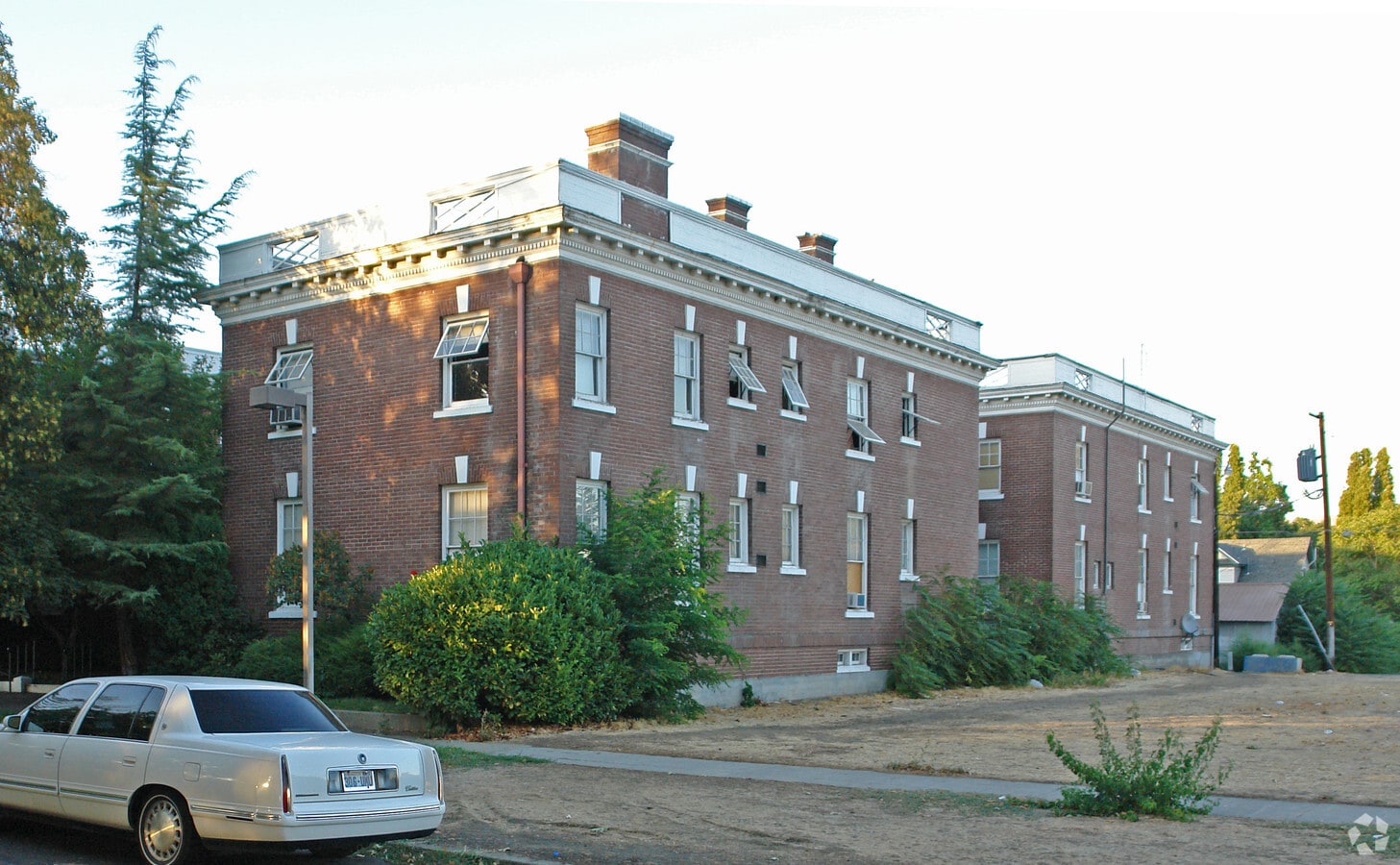 Naches Court Apartments - Naches Court Apartments