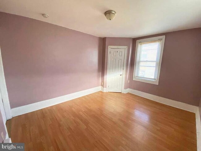Photo - 1833 W Rockland St