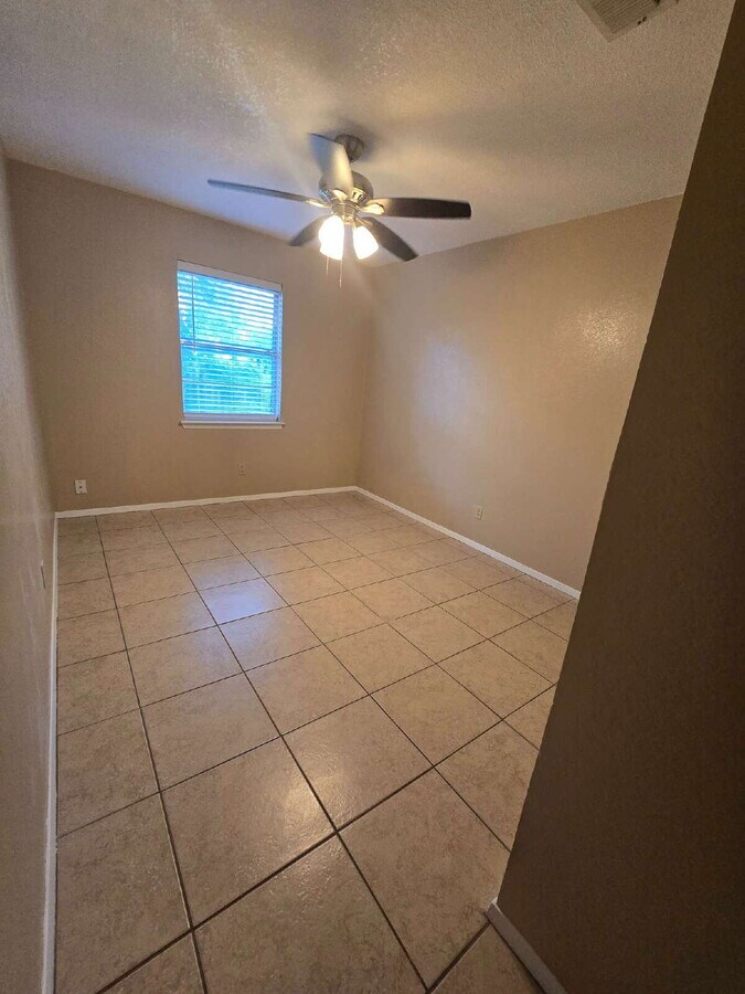 "Charming 3-Bed, 2-Bath Duplex Retreat in ... - "Charming 3-Bed, 2-Bath Duplex Retreat in ... Apartment Unit B