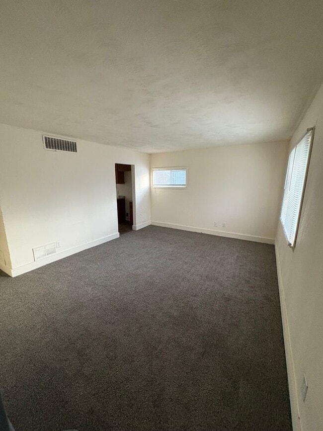 Photo - Spacious 4 Bedroom, 1 Bathroom Single Family Home