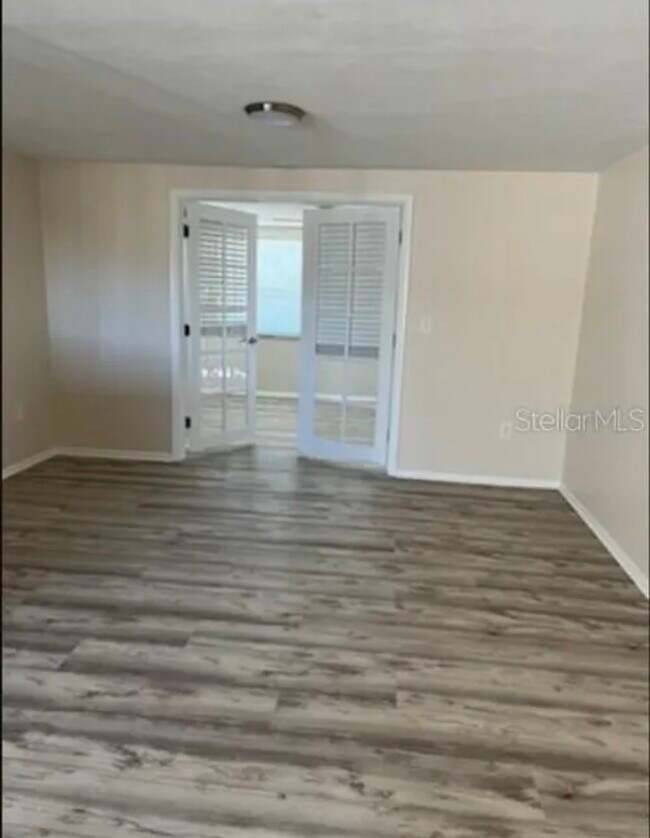 Photo - 11010 Tamarix Ave