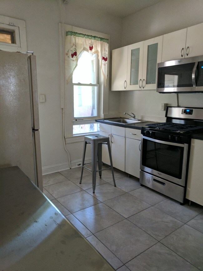 Photo - 3010 Grayson St