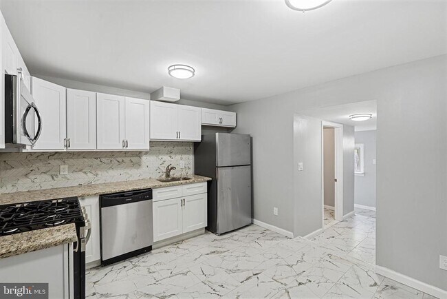 Photo - 225 Market St