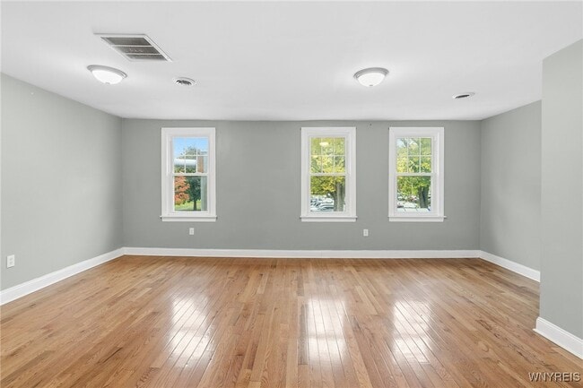 Photo - 2342 Seneca St