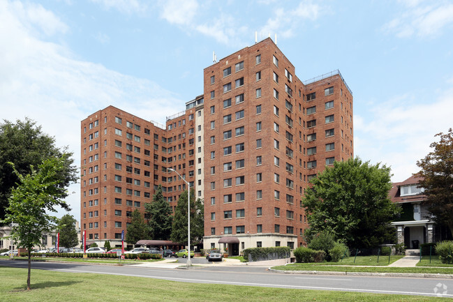 Building Photo - River Plaza Apartments