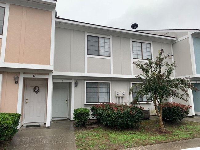 Gated Community, 1.5 Miles to Beach, Pet F... - Gated Community, 1.5 Miles to Beach, Pet F... Townhome