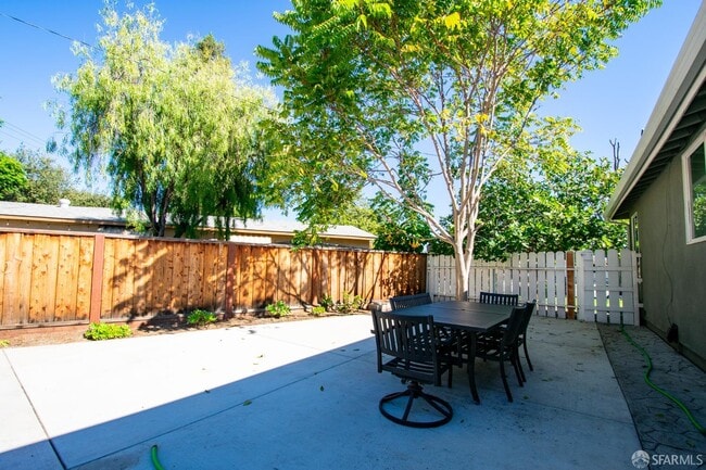 Photo - 1099 Bradford Dr