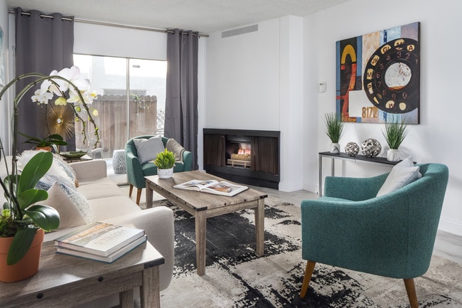 Living Room With Gas Fireplace