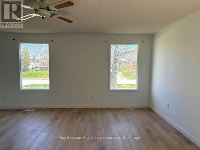 Photo - 312 Pineview Gardens