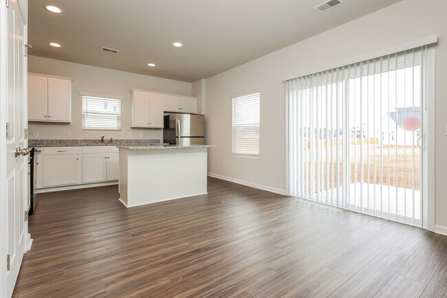 Photo - 267 Clydesdale Cir