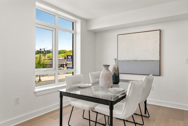 Photo - 917 Bennington St Unit 301