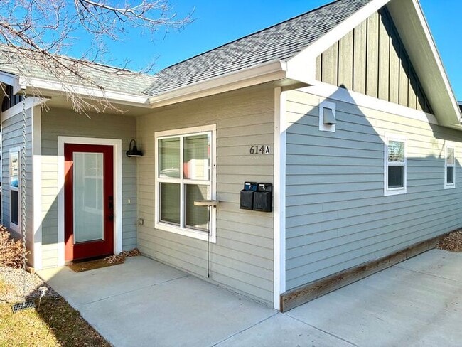 Photo - Nice Location in Heart of Old Town Fort Collins! WATER/SEWER/GAS INCLUDED IN RENT