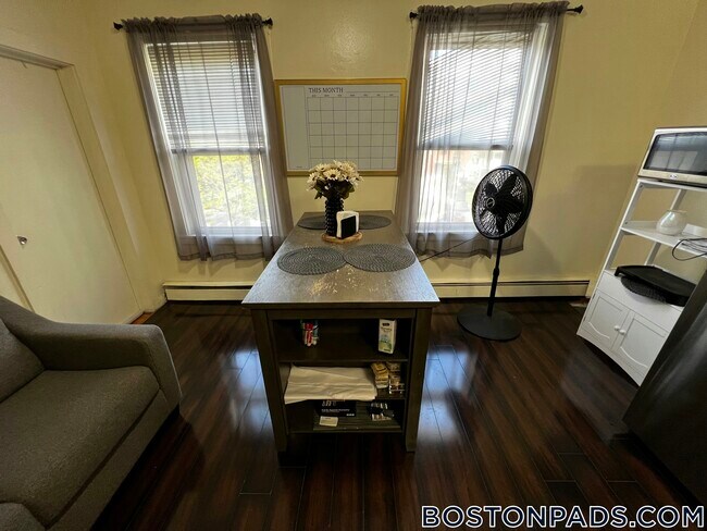 Photo - 1576 Tremont St Unidad 3