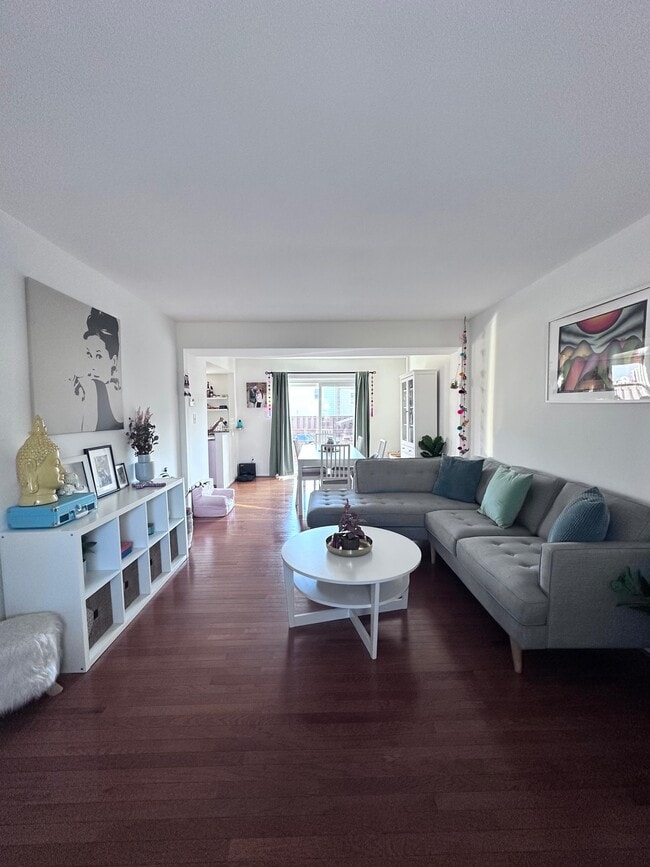 Photo - 5572 Hollins Ln