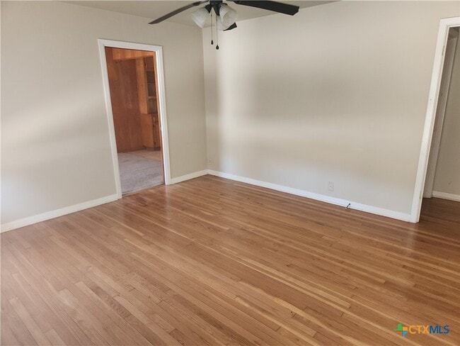 Photo - 310 W Walker Ave